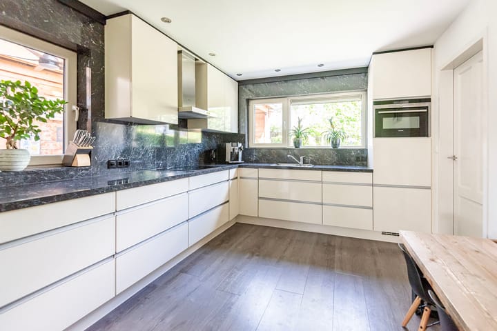 Foto 15 van Meeuwenstraat 10