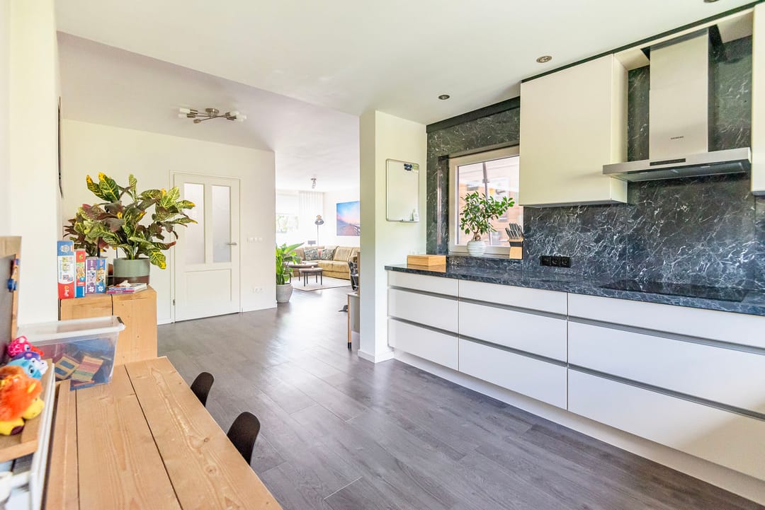 Foto 16 van Meeuwenstraat 10