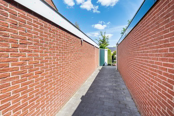 Foto 44 van Meeuwenstraat 10