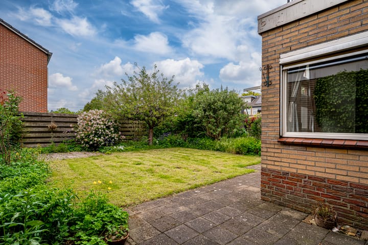 Photo 16 of Brahmsstraat 6