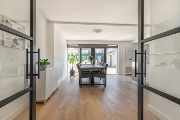 Photo 3 of Anna van Renesselaan 39