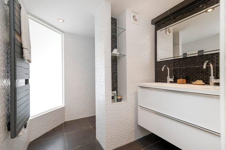 Photo 32 of Spuistraat 105-D