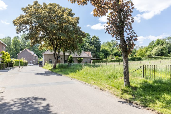 Foto 65 van Nierhoven 20