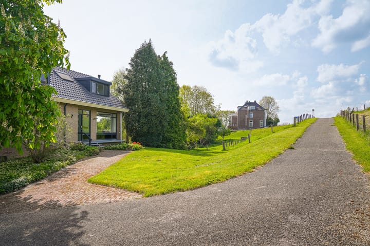 Foto 61 van Waalbandijk 53