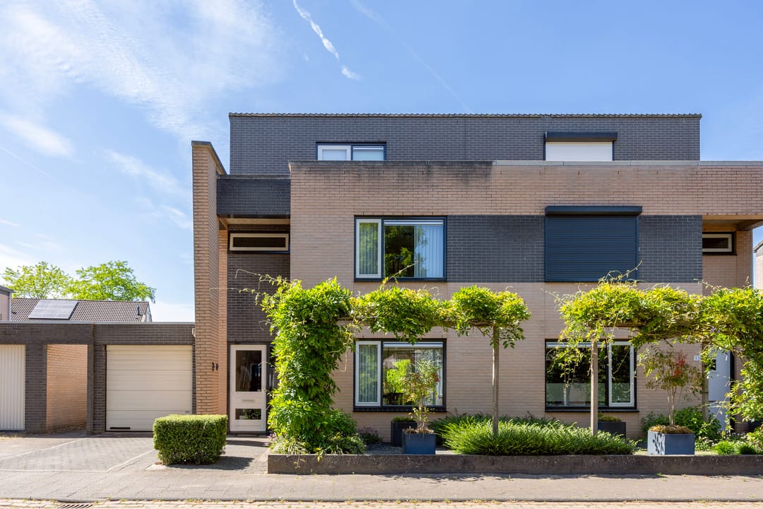Huis te koop: Cruijsberg 31 5384 MV Heesch [Funda]