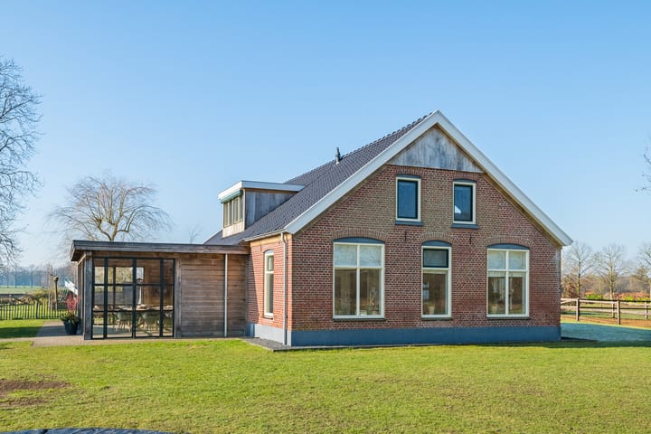 Photo 3 of Huttenweg 14