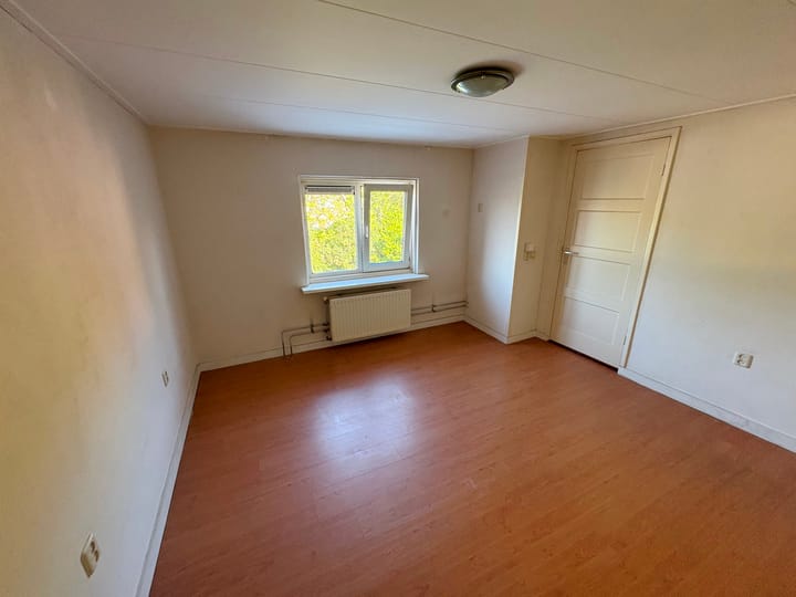 Photo 12 of Bloemstraat 37