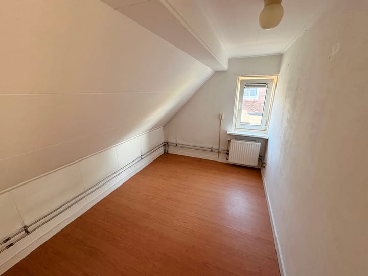 Photo 15 of Bloemstraat 37