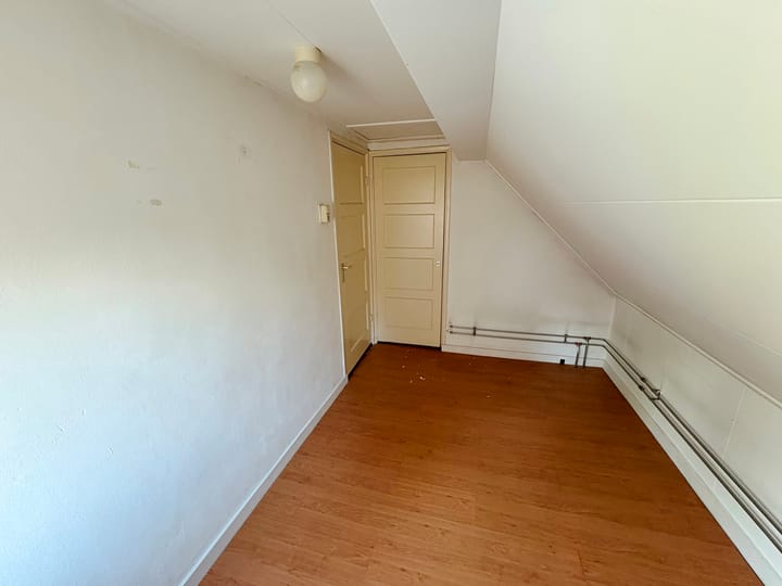 Photo 16 of Bloemstraat 37