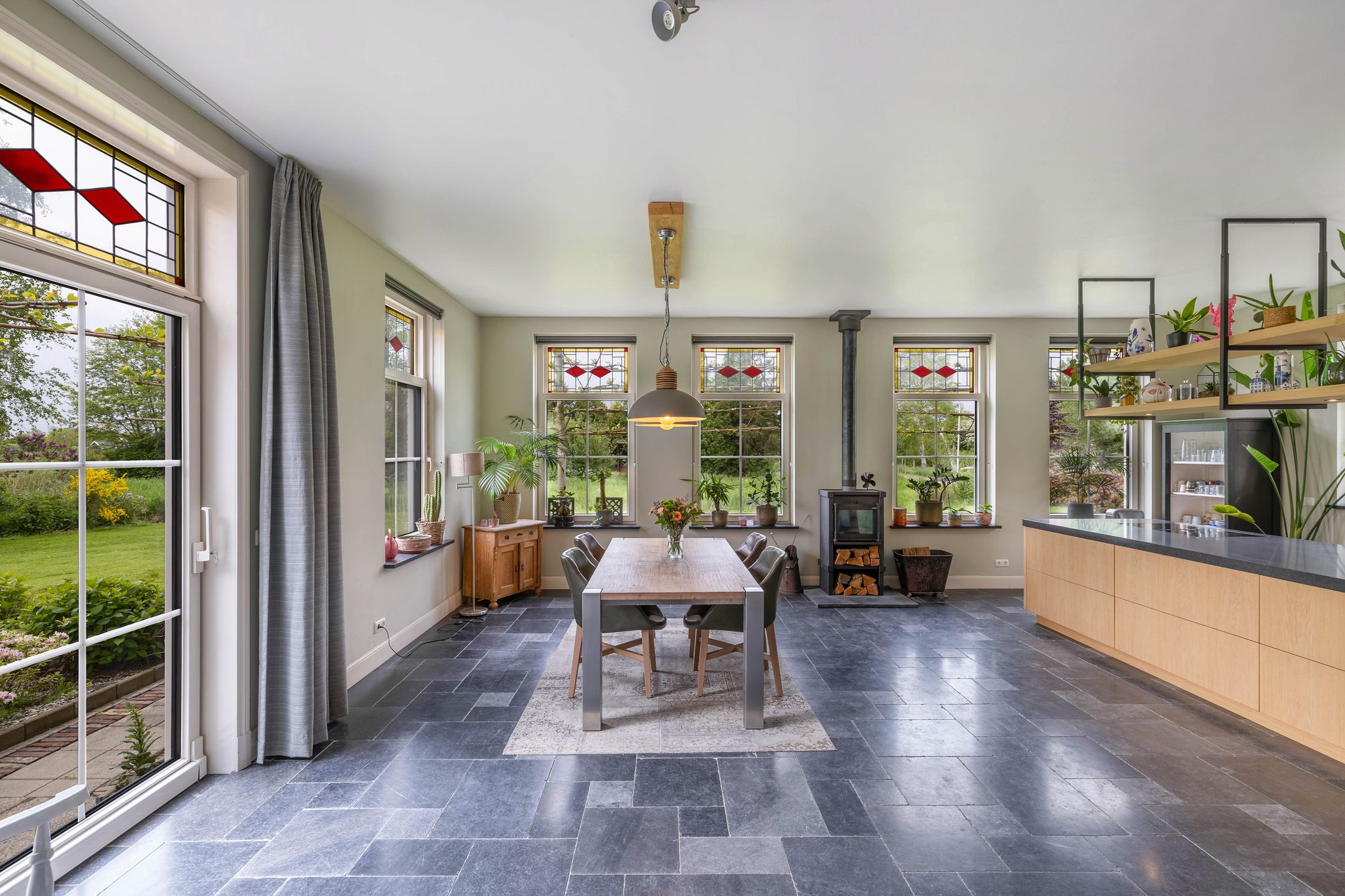 Foto 12 van Voetpad 81