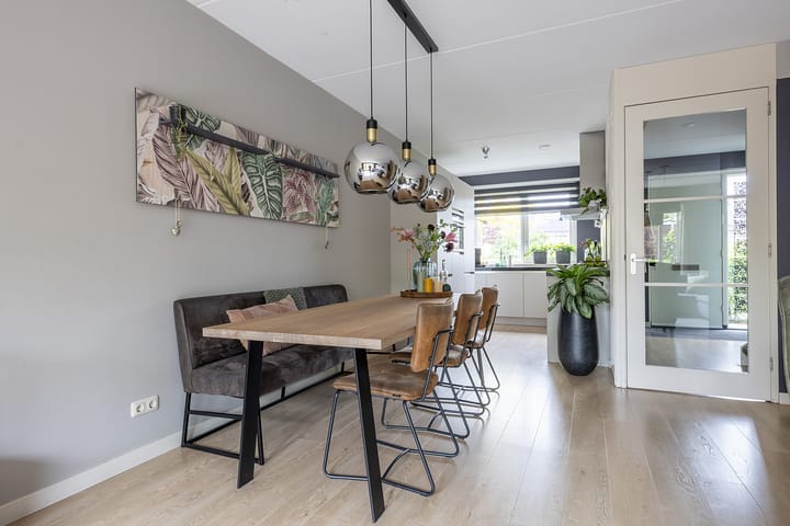 Foto 7 van Lessestraat 136