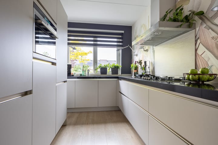 Foto 9 van Lessestraat 136