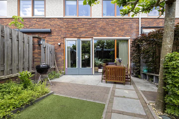 Foto 10 van Lessestraat 136