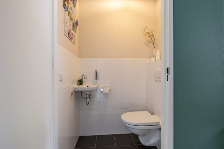 Foto 17 van Lessestraat 136