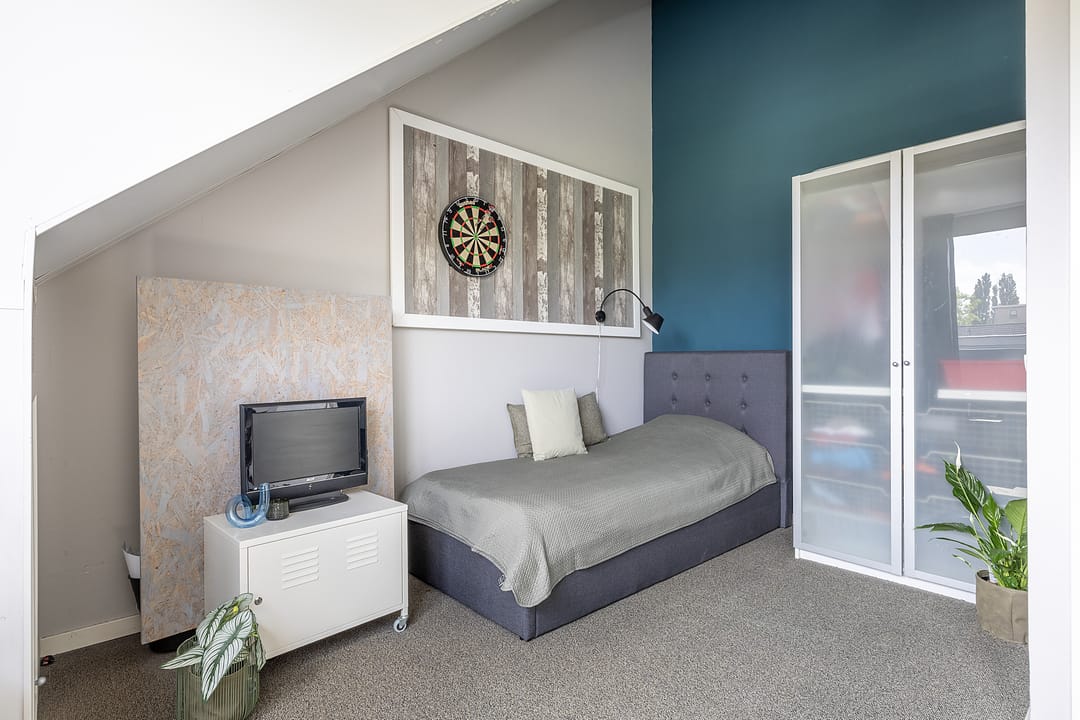 Foto 28 van Lessestraat 136