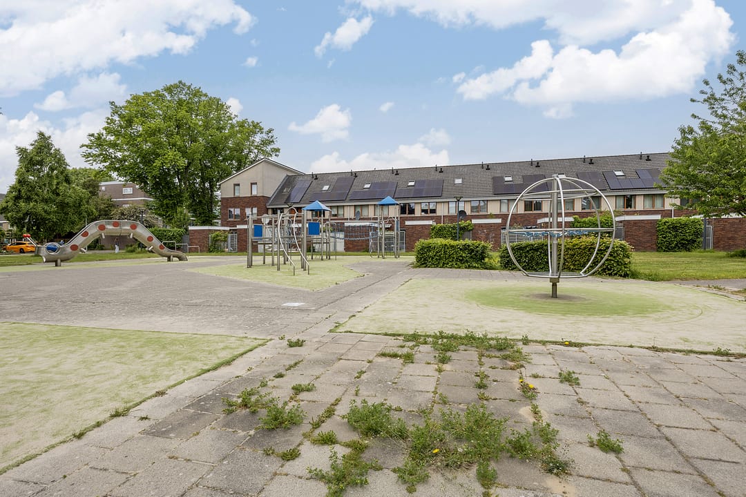 Foto 32 van Lessestraat 136