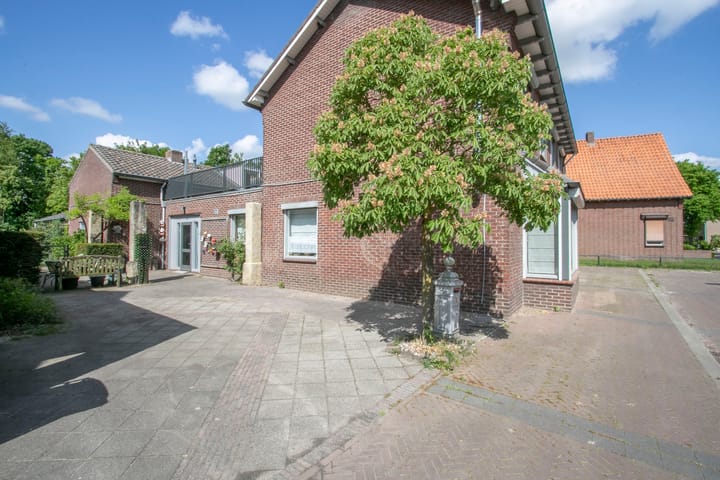 Foto 5 van Sint Cornelisplein 2