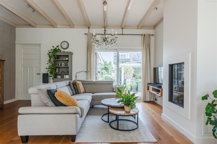 Photo 8 of Oosteinderweg 9