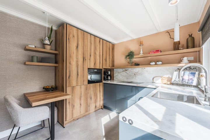 Photo 14 of Oosteinderweg 9