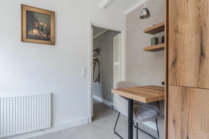 Photo 16 of Oosteinderweg 9