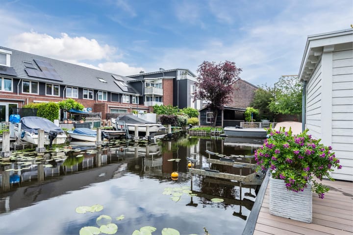 Photo 31 of Oosteinderweg 9