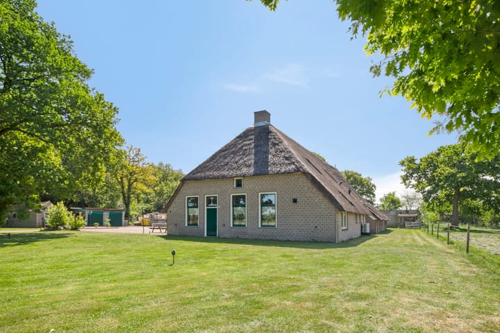 Photo 31 of Oosteinde 30