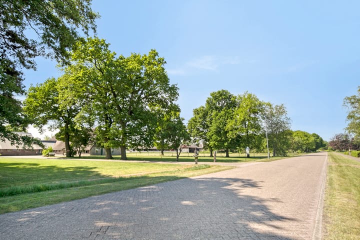 Photo 32 of Oosteinde 30