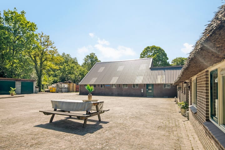 Photo 35 of Oosteinde 30