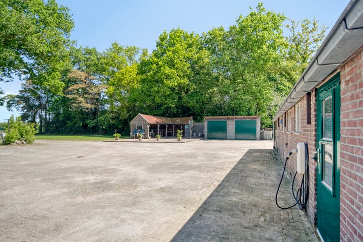 Photo 39 of Oosteinde 30