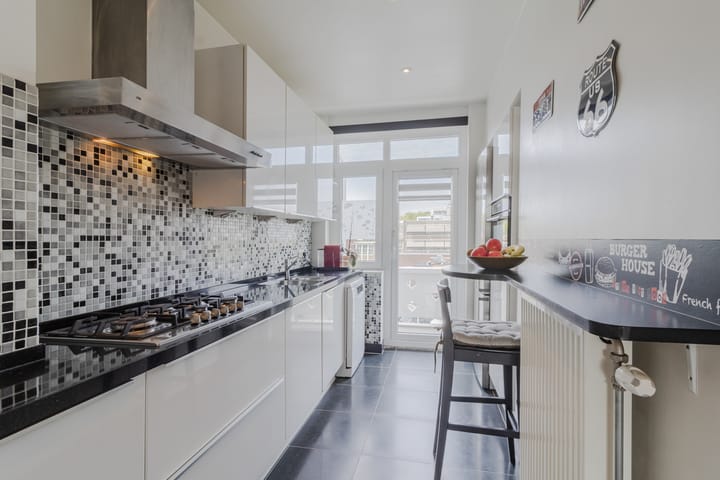 Foto 4 van Theresiastraat 140