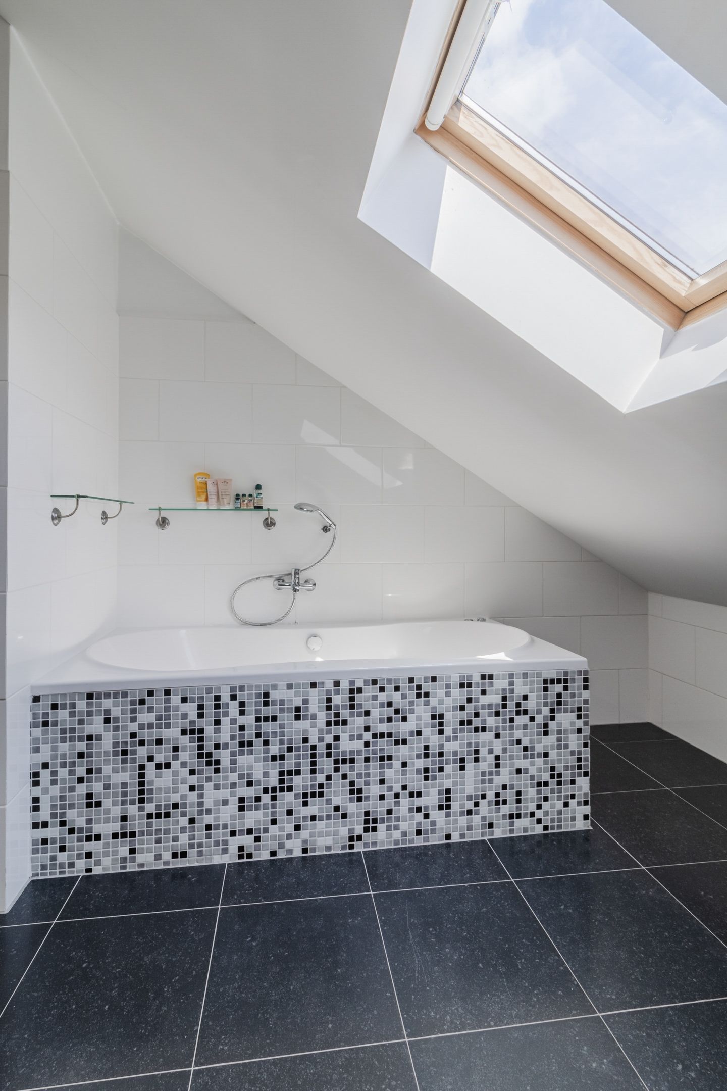 Foto 34 van Theresiastraat 140