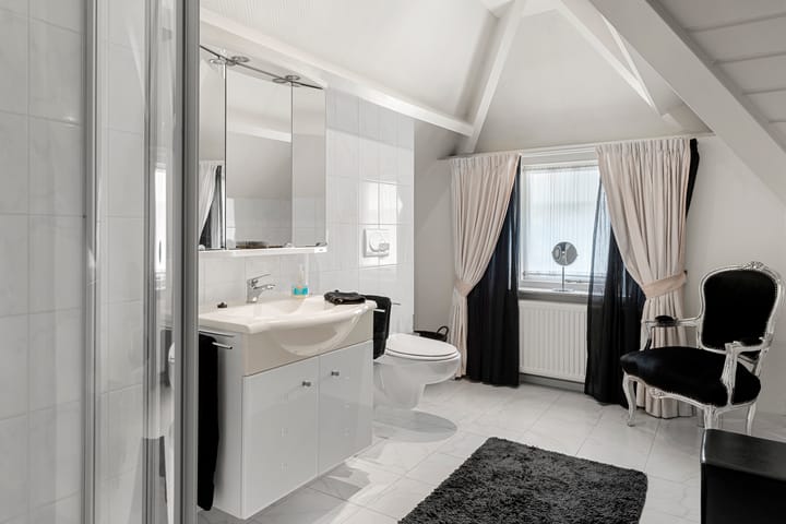 Photo 32 of Onderlangs 1