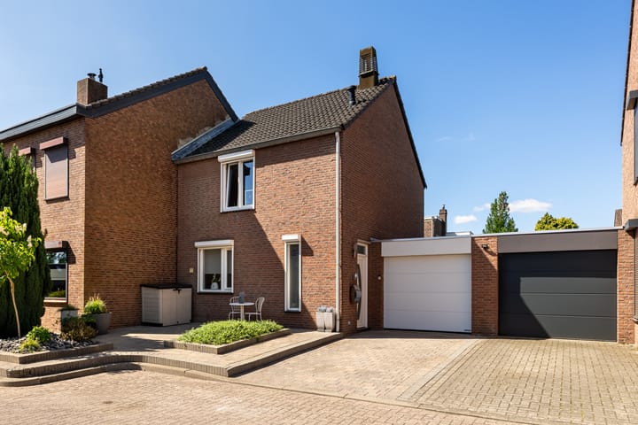 Foto 1 van Pastoor Vaessenstraat 1