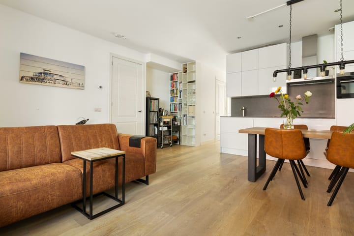 Foto 9 van Luzacstraat 1-H