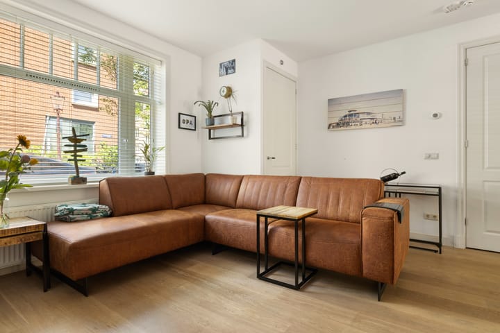 Foto 10 van Luzacstraat 1-H