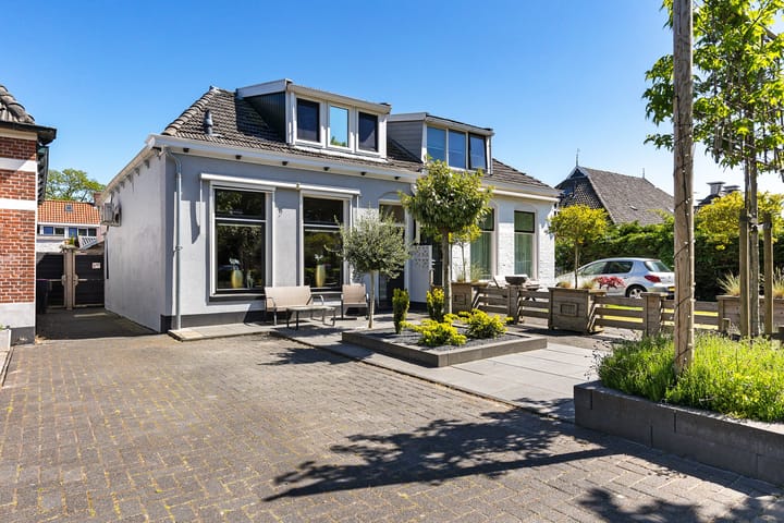 Foto 1 van Hertog van Saxenlaan 10