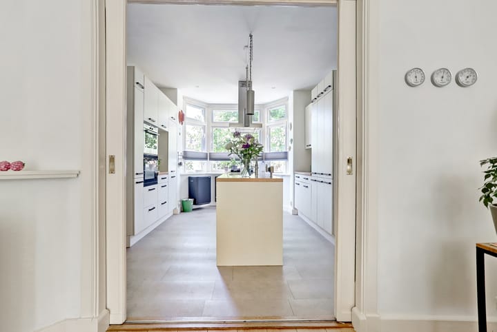 Photo 12 of Hobbemastraat 8