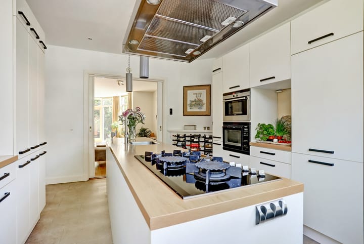 Photo 17 of Hobbemastraat 8