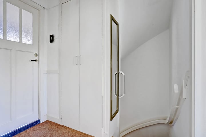 Photo 22 of Hobbemastraat 8