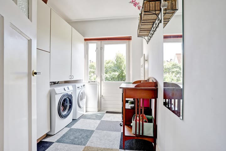 Photo 33 of Hobbemastraat 8