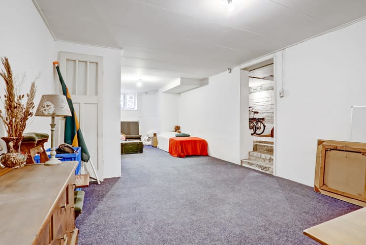 Photo 46 of Hobbemastraat 8