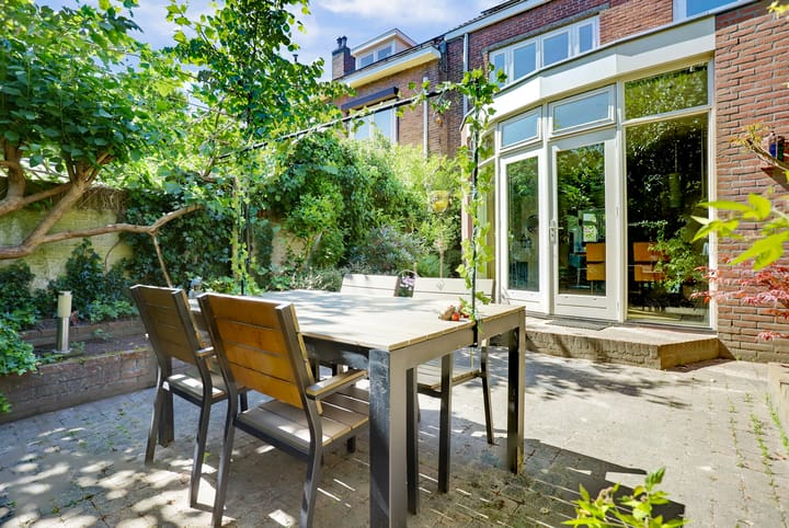 Photo 48 of Hobbemastraat 8