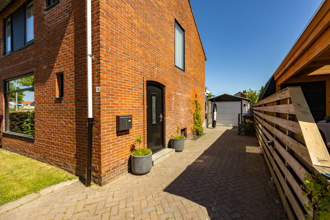 Photo 41 of Pop Dijkemaweg 18