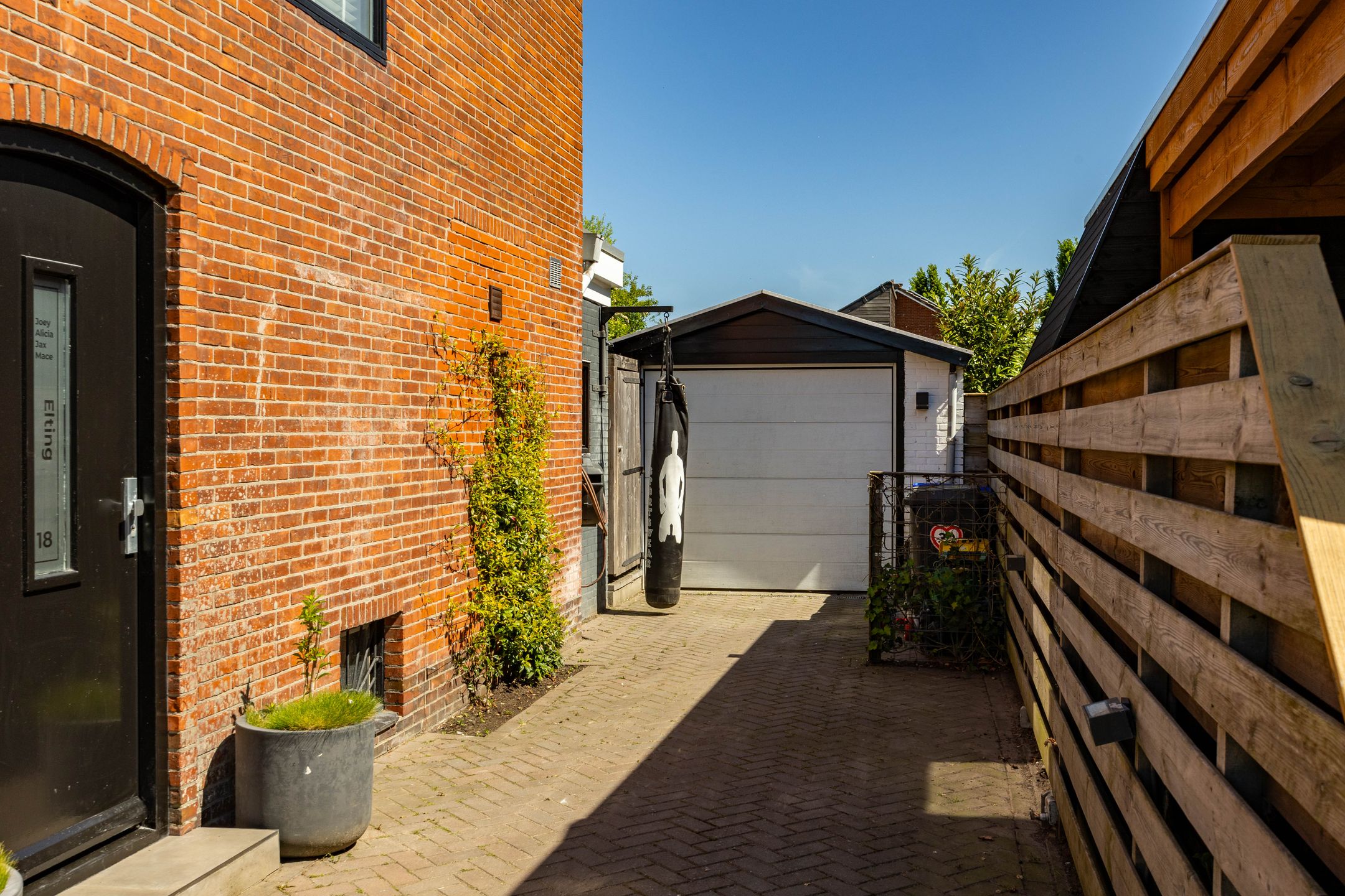 Photo 42 of Pop Dijkemaweg 18