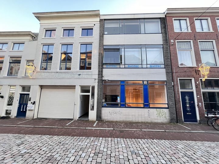 Turftorenstraat 18