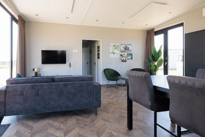 Photo 8 of Flevoweg 90-310