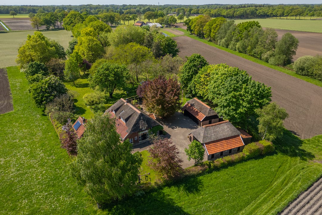 Photo 2 of Dwarsdijk 7