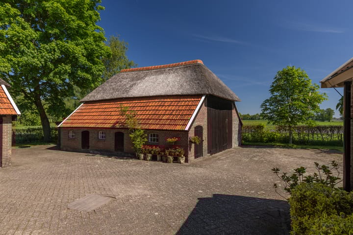 Photo 4 of Dwarsdijk 7