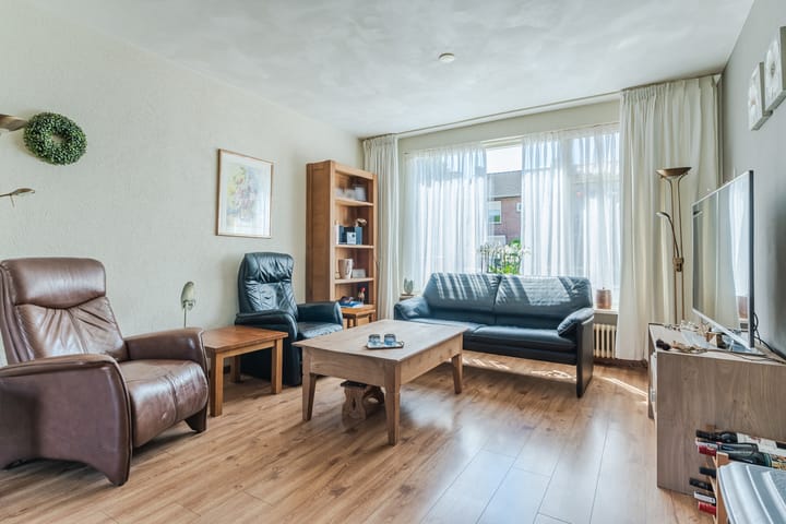 Foto 11 van Irenestraat 4