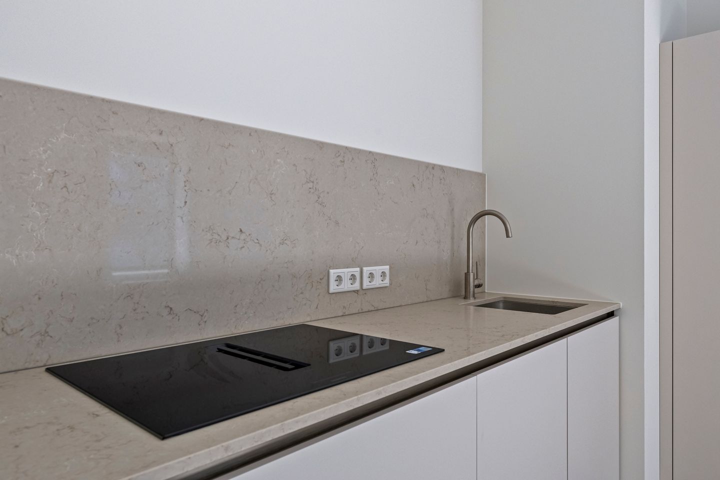 Photo 14 of Deken van Somerenstraat 334